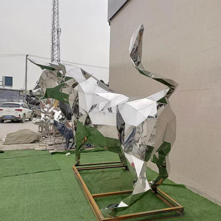 售楼部不锈钢几何牛雕塑大型金属摆件酒店公园草坪落地装置工艺品 (5)