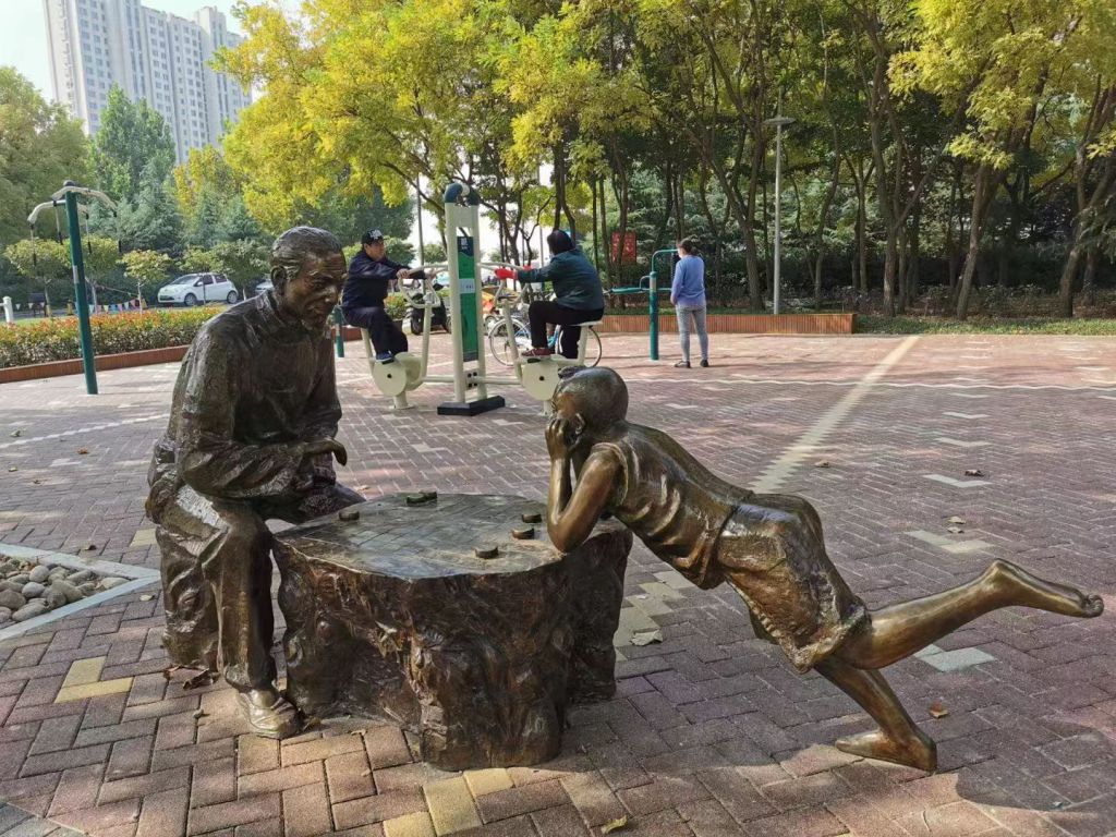 玻璃钢仿铜童真童趣人物雕塑 (4)