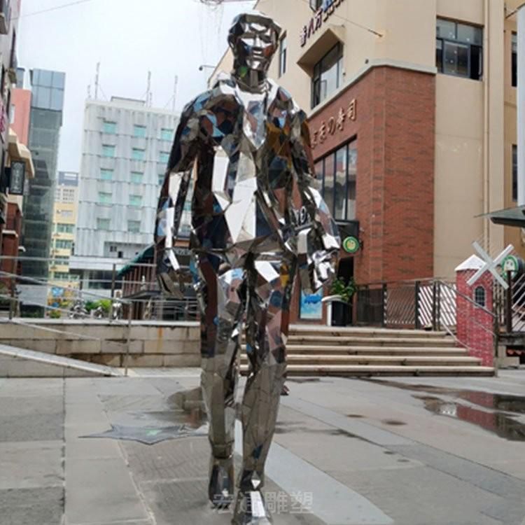 不锈钢镜面几何人物雕塑