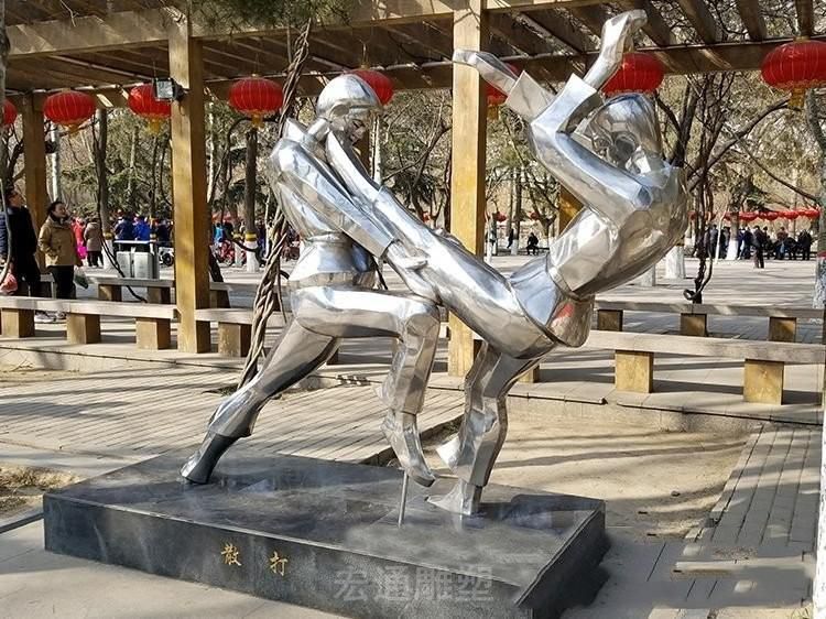 不锈钢摔跤人物雕塑