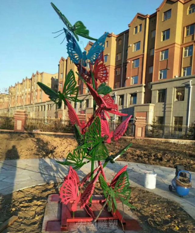 彩绘不锈钢蝴蝶雕塑