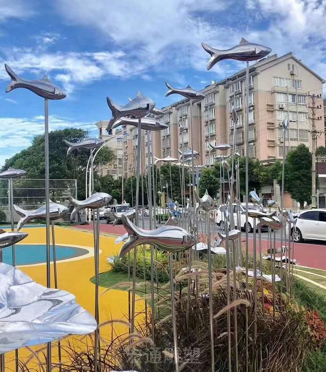 不锈钢鱼群景观雕塑