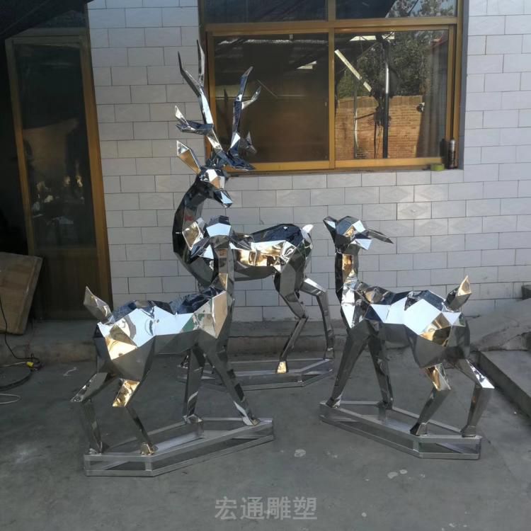 三只小鹿不锈钢雕塑