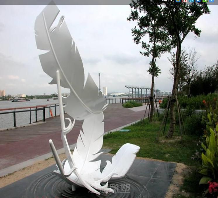 不锈钢羽毛景观雕塑