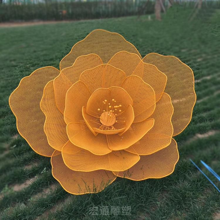 镂空花朵不锈钢雕塑