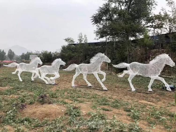 镂空不锈钢动物马雕塑