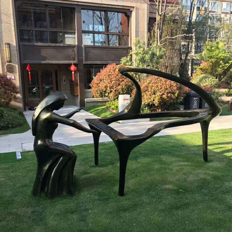 弹钢琴抽象景观铜雕