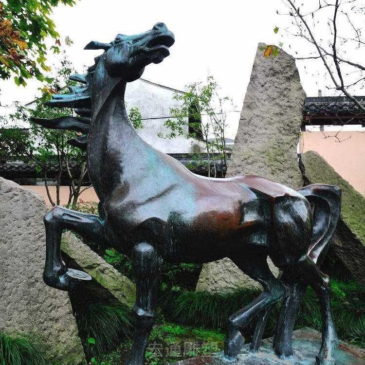 黑色马动物景观铜雕