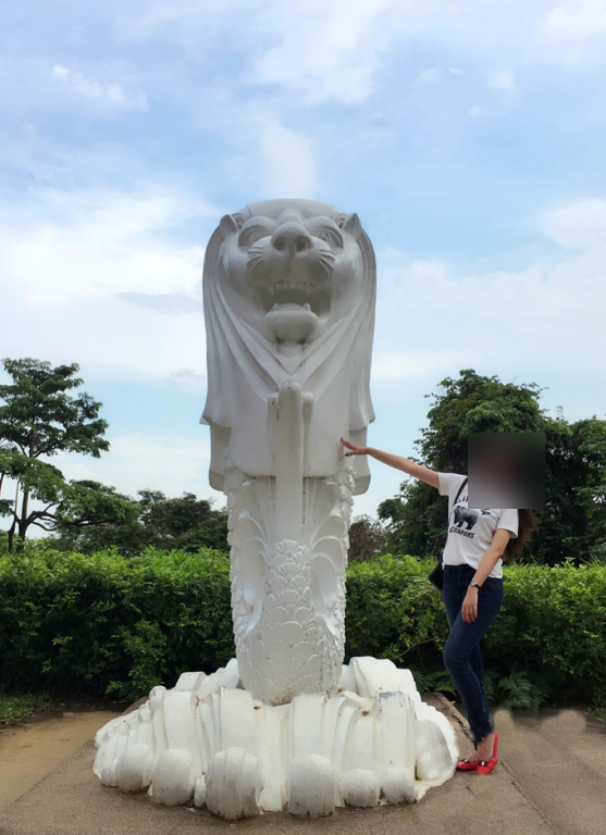 汉白玉鱼尾狮石雕