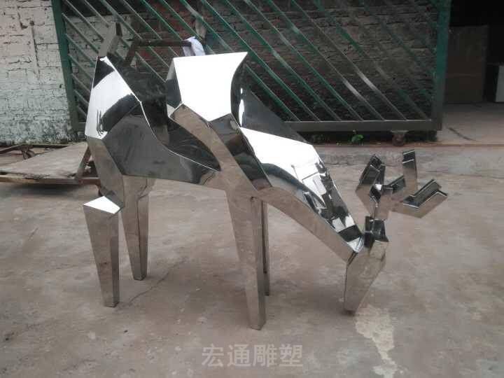 几何不锈钢低头鹿商场雕塑