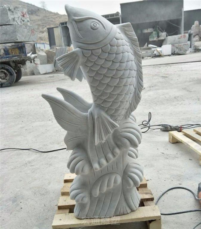 公园汉白玉鲤鱼雕塑