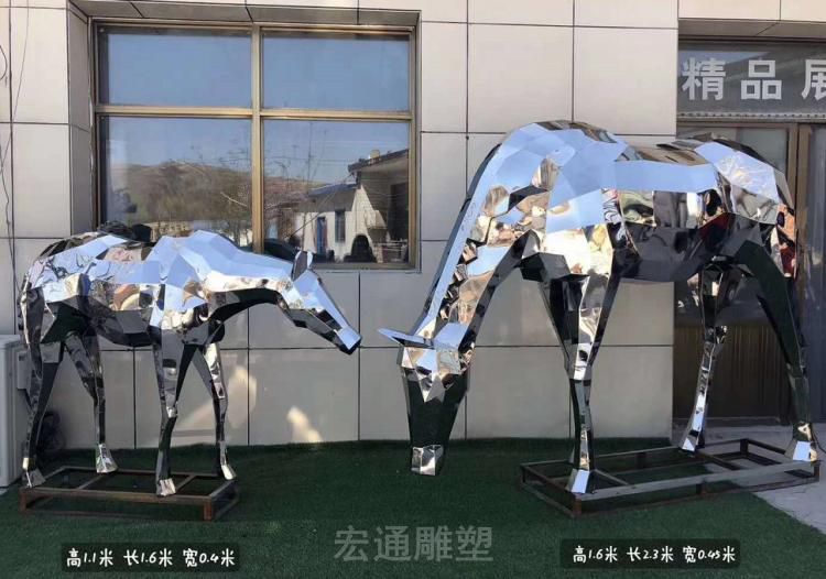 几何低头鹿商场不锈钢雕塑