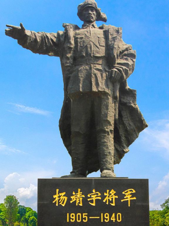 现代军人人物景观铜雕