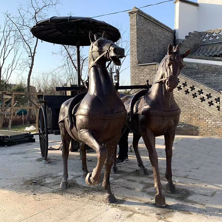 古代马车校园抽象铜雕