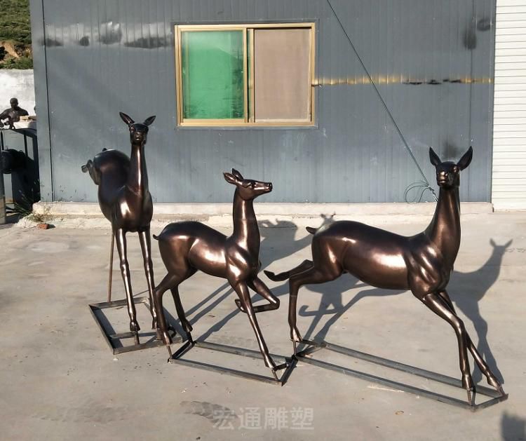 抬头小鹿景区景观铜雕