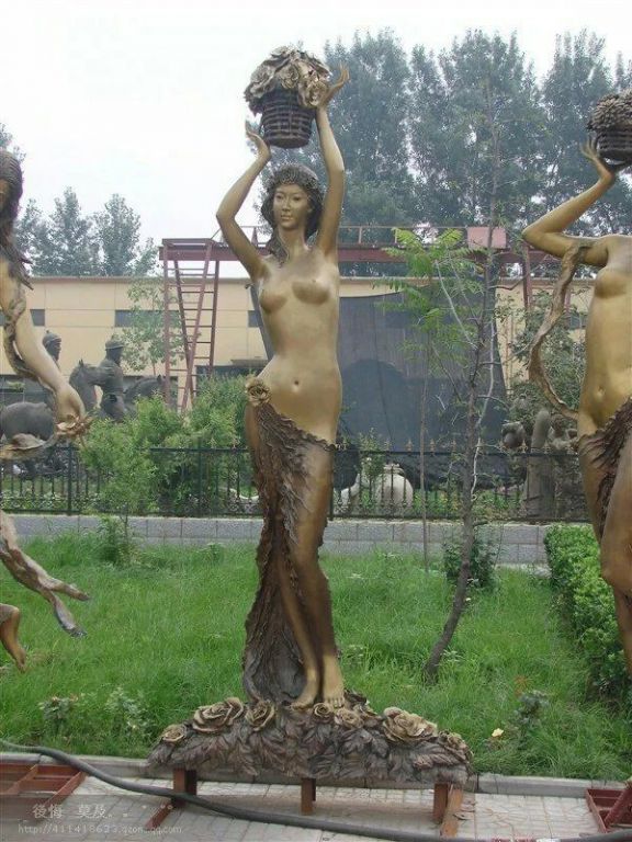 美女公园人物铜雕