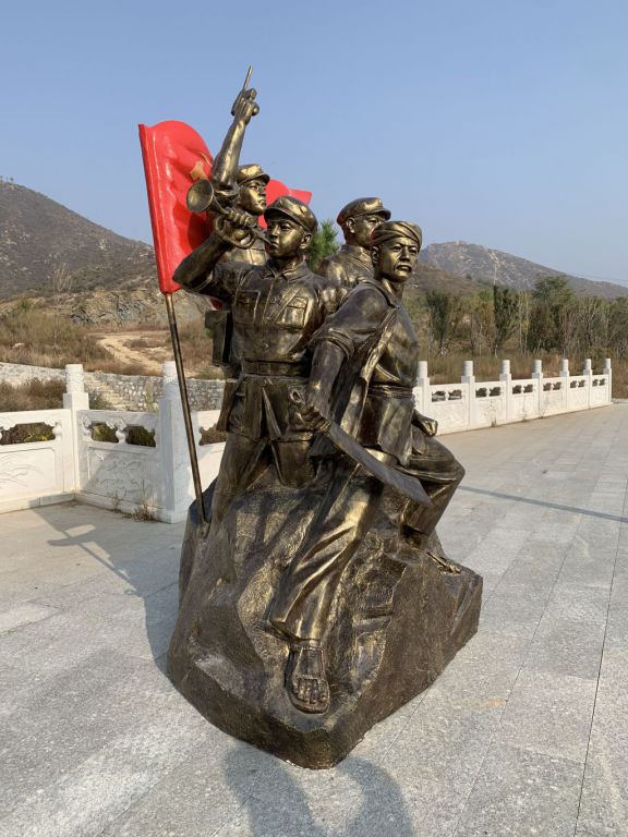 抗战时期广场纪念铜雕