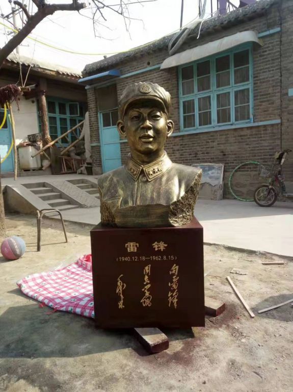 雷锋胸像景区人物铜雕