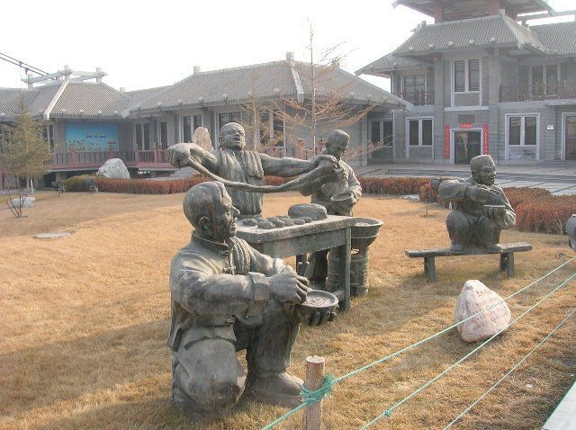 民俗拉面广场人物铜雕