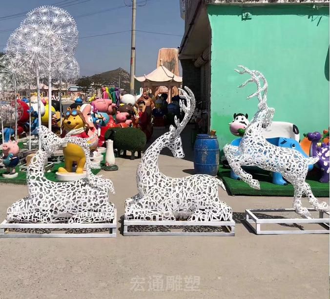 卧姿镂空鹿庭院不锈钢雕塑