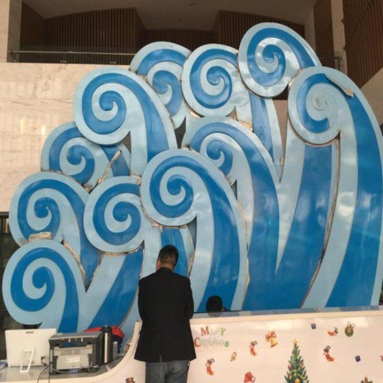 彩绘海浪不锈钢街边雕塑