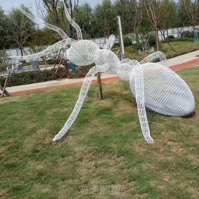 不锈钢镂空蚂蚁雕塑