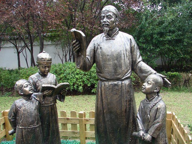 古代人物看书写字铜雕