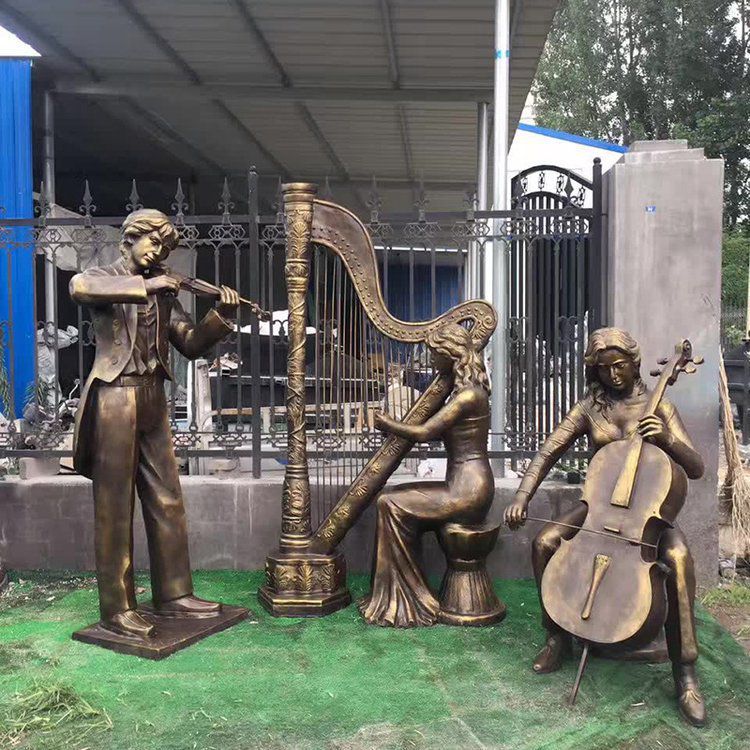 吹拉弹唱人物城市铜雕