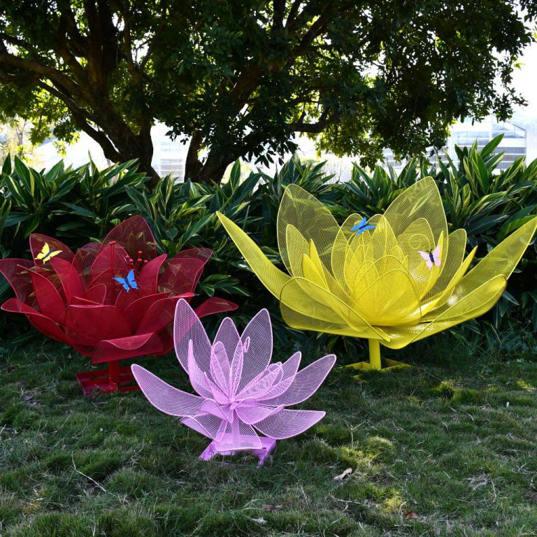 抽象花朵不锈钢景区雕塑