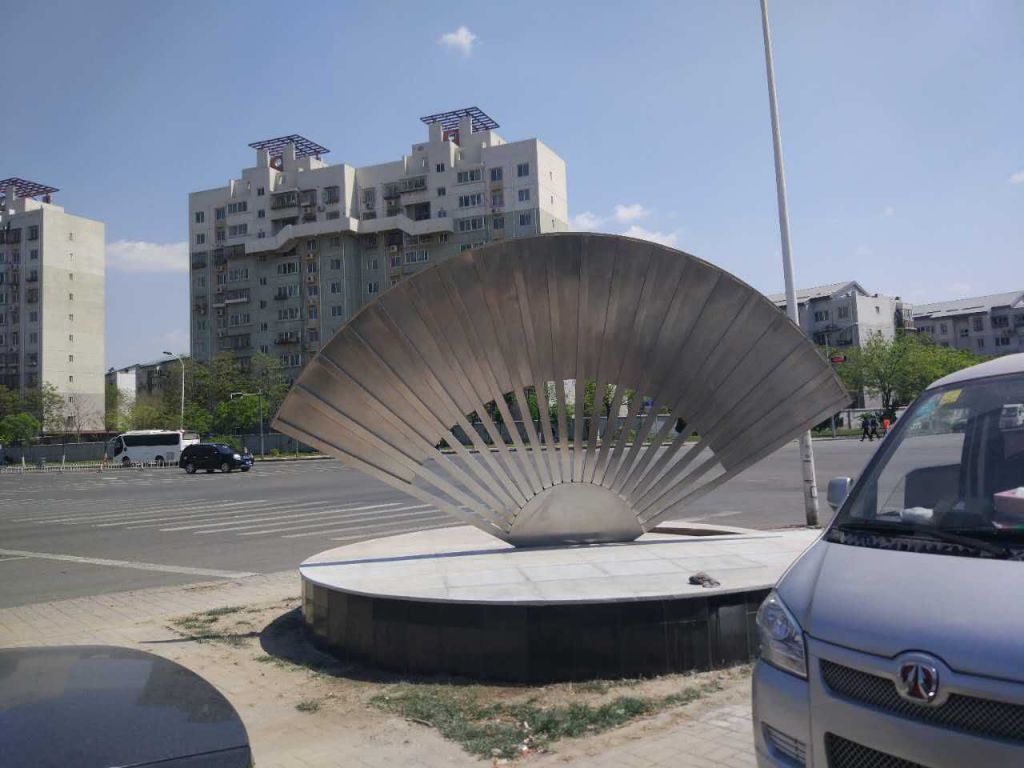 不锈钢扇子标志景观雕塑