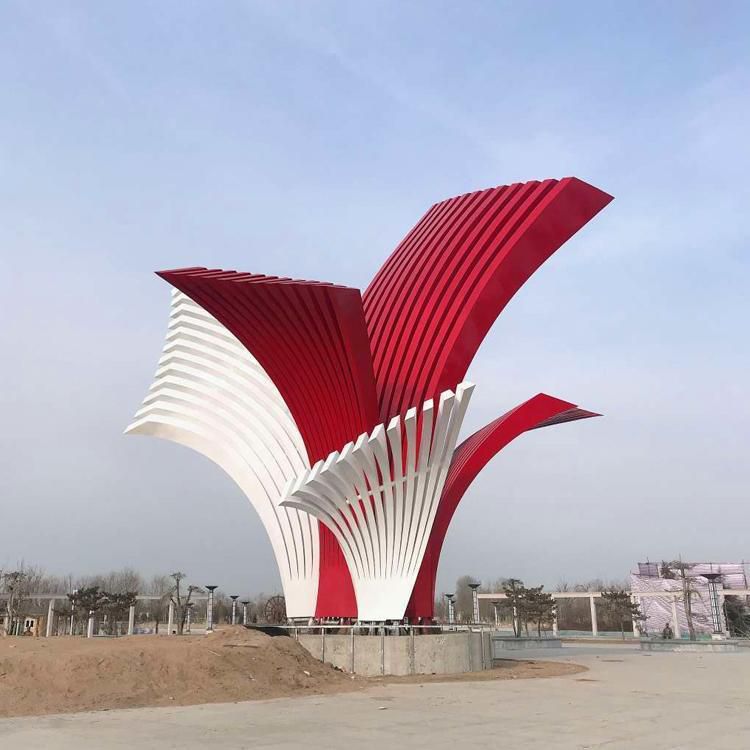 不锈钢企业标志彩绘雕塑