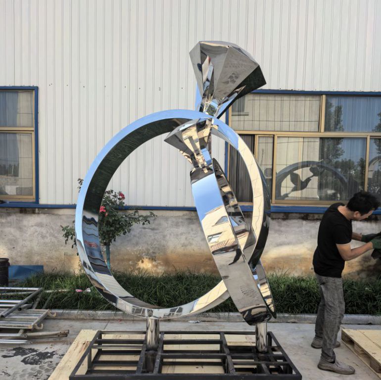 广场戒指雕塑 不锈钢戒指雕塑