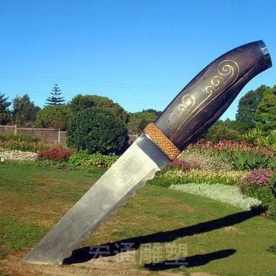 不锈钢匕首雕塑
