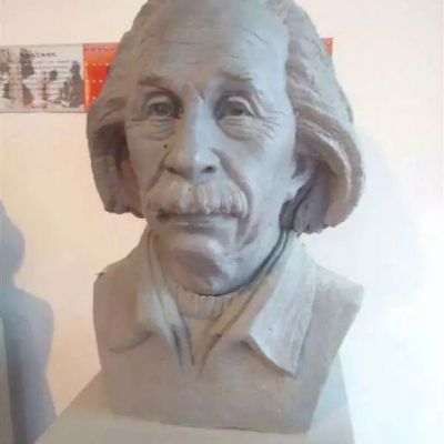 爱因斯坦校园石雕
