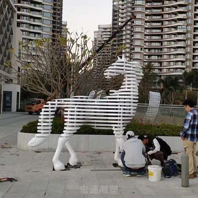 不锈钢马动物镂空雕塑