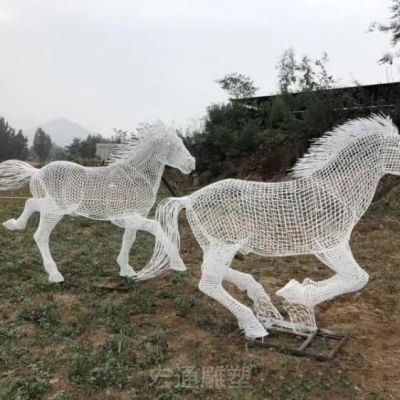 不锈钢奔腾马雕塑