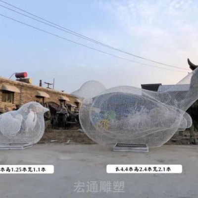 不锈钢镂空鸟动物雕塑