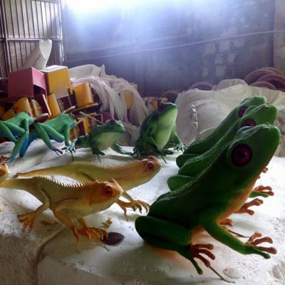 公园蜥蜴动物石雕