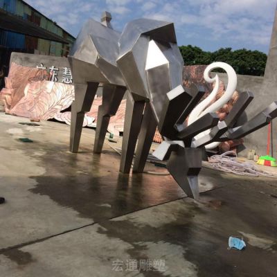 几何低头鹿镜面不锈钢雕塑