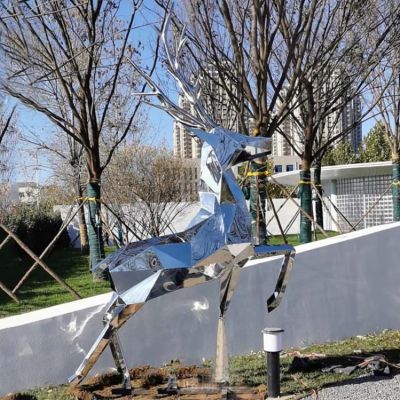 抬头几何鹿广场不锈钢雕塑