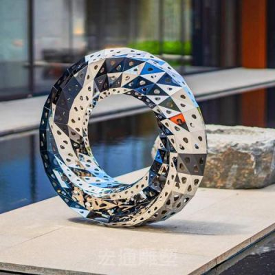 不锈钢异形圆环景观雕塑