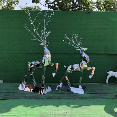 抬脚小鹿广场不锈钢雕塑