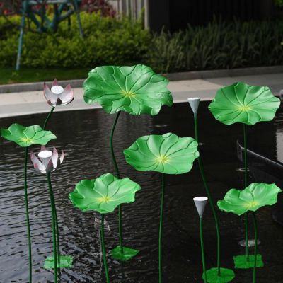 彩绘不锈钢荷花庭院雕塑