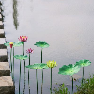 彩绘不锈钢荷花广场雕塑