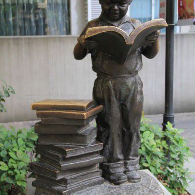 看书小男孩校园铜雕