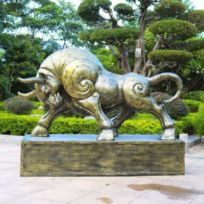 华尔街牛景观街边铜雕