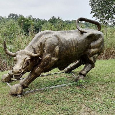 华尔街牛动物商场铜雕