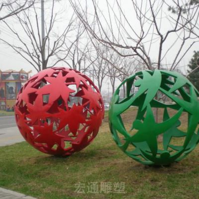 枫叶镂空球景观不锈钢雕塑