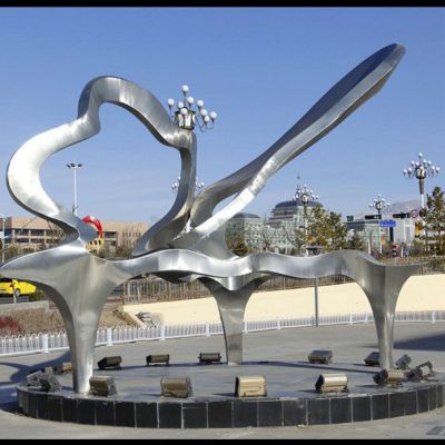 不锈钢钢琴户外景观雕塑