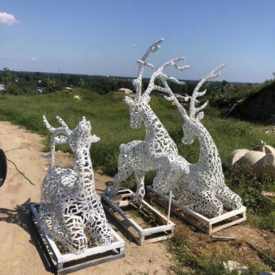 卧姿镂空鹿别墅不锈钢雕塑